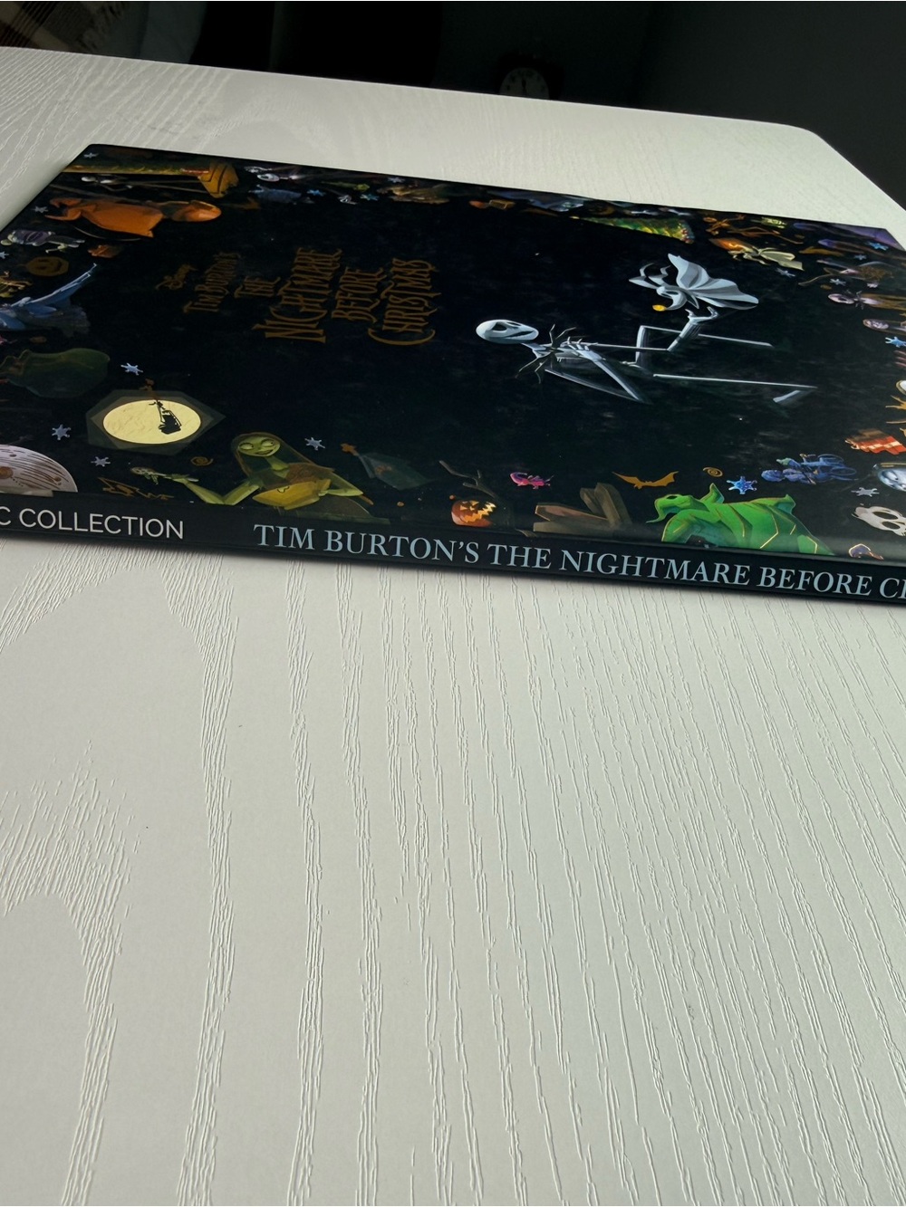 Disney Collectibles The Nightmare Before Christmas Illustrated Hardcover - Picture 6 of 6